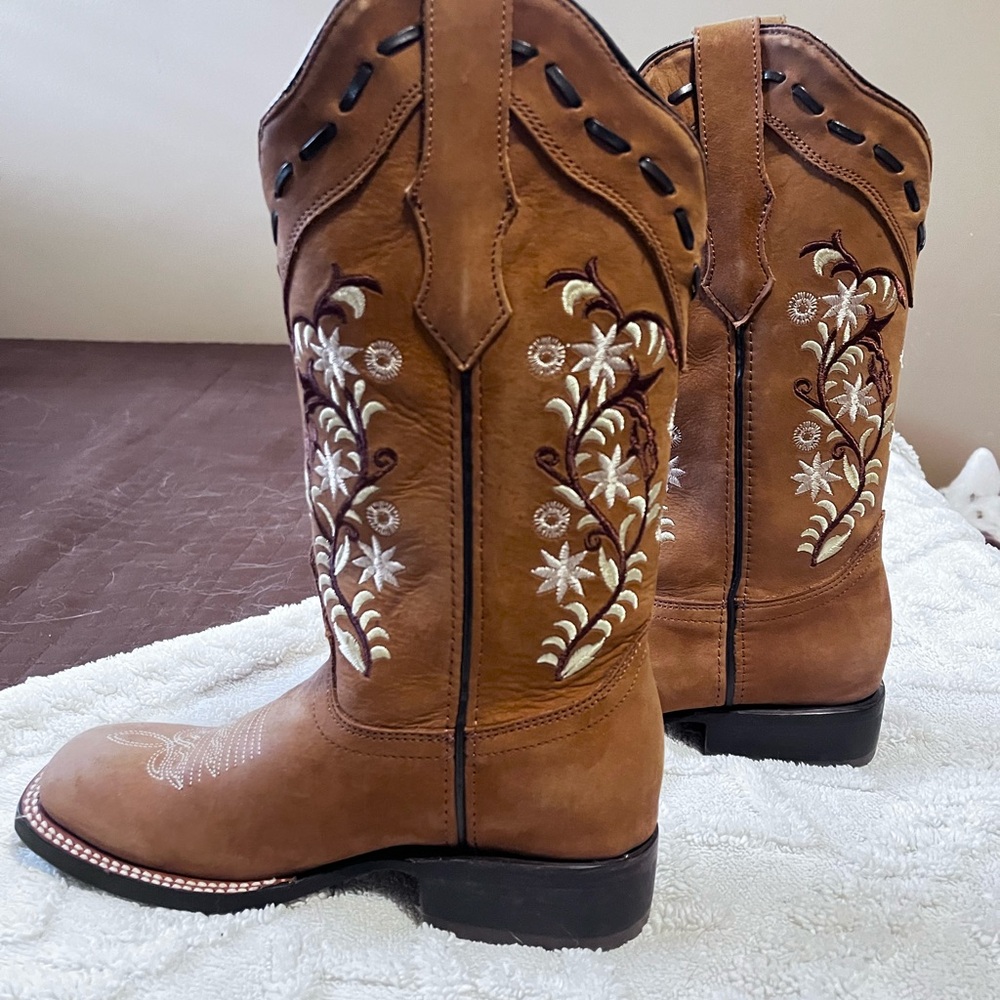 Brown Embroidered Western Boots